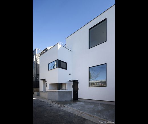 ハコノオウチ05　ルーフバルコニーのある二世帯住宅