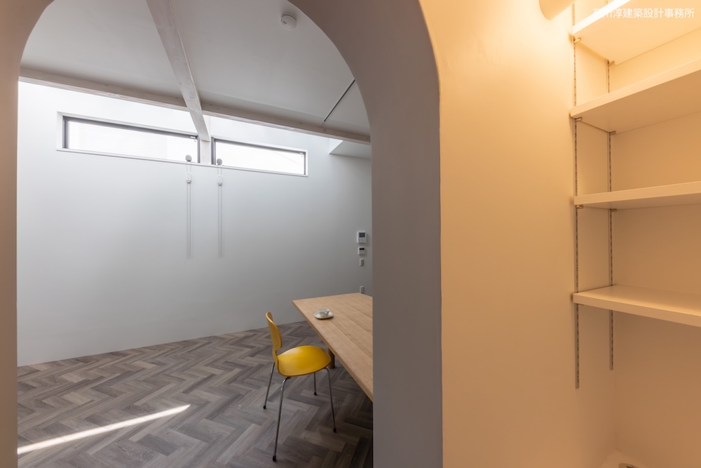 奥様書斎コーナーから見る