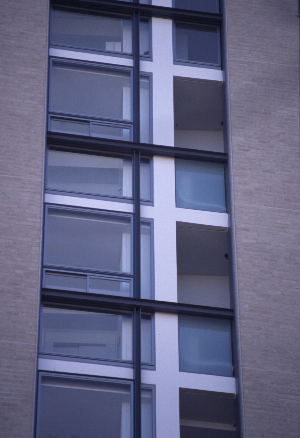 スチールワークでグレード感を作り出した