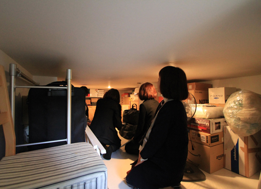 石川淳建築設計事務所 シンプルモダン住宅デザイン 中間階収納 ロフト